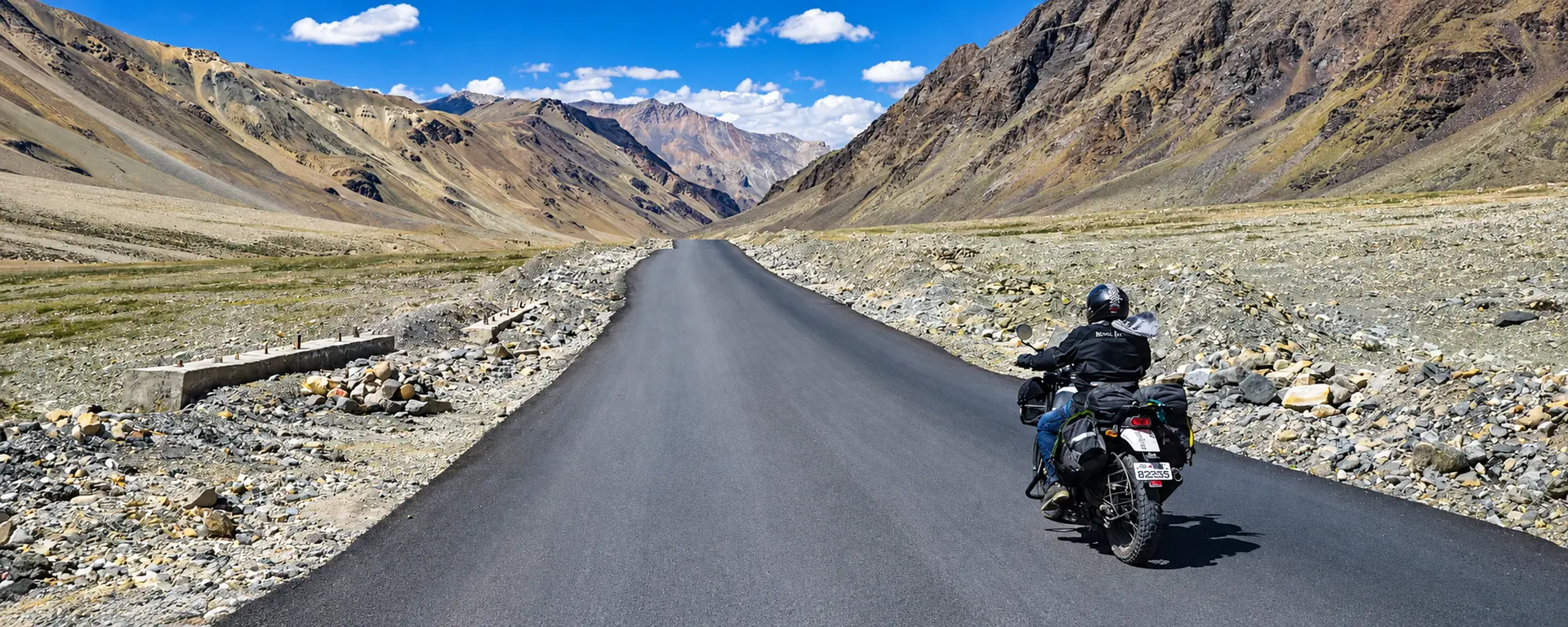 Jaipur Bike Rental Hero Background